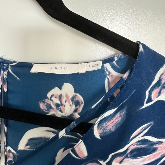 All In Favor Cross Front Blouse in Navy Floral - Picture 3 of 4